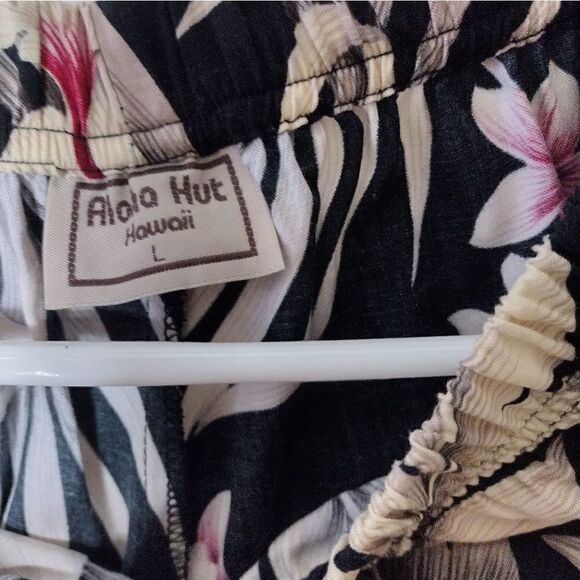 Aloha Hut top and Capri set - Picture 8 of 11
